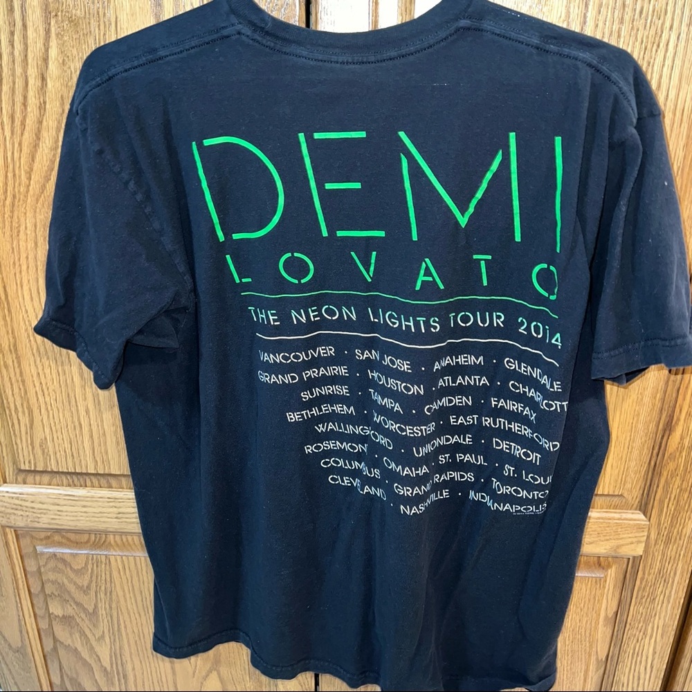 DEMI LOVATO Neon Lights Tour Black Short Sleeve Tee Shirt - Picture 4 of 5
